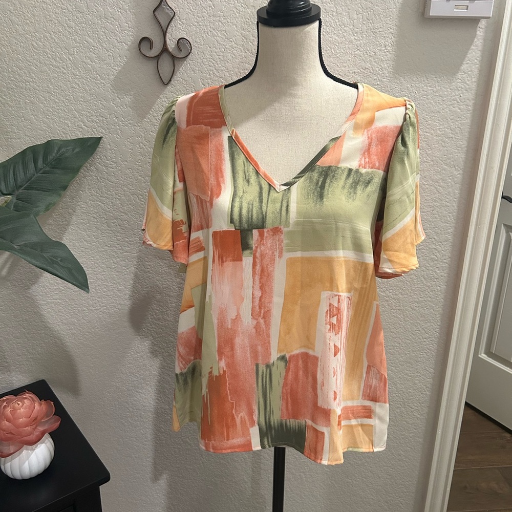 Entro Abstract Print V-Neck Top